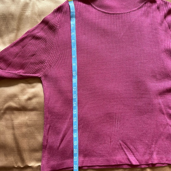 Berry-colored turtleneck - Picture 7 of 7
